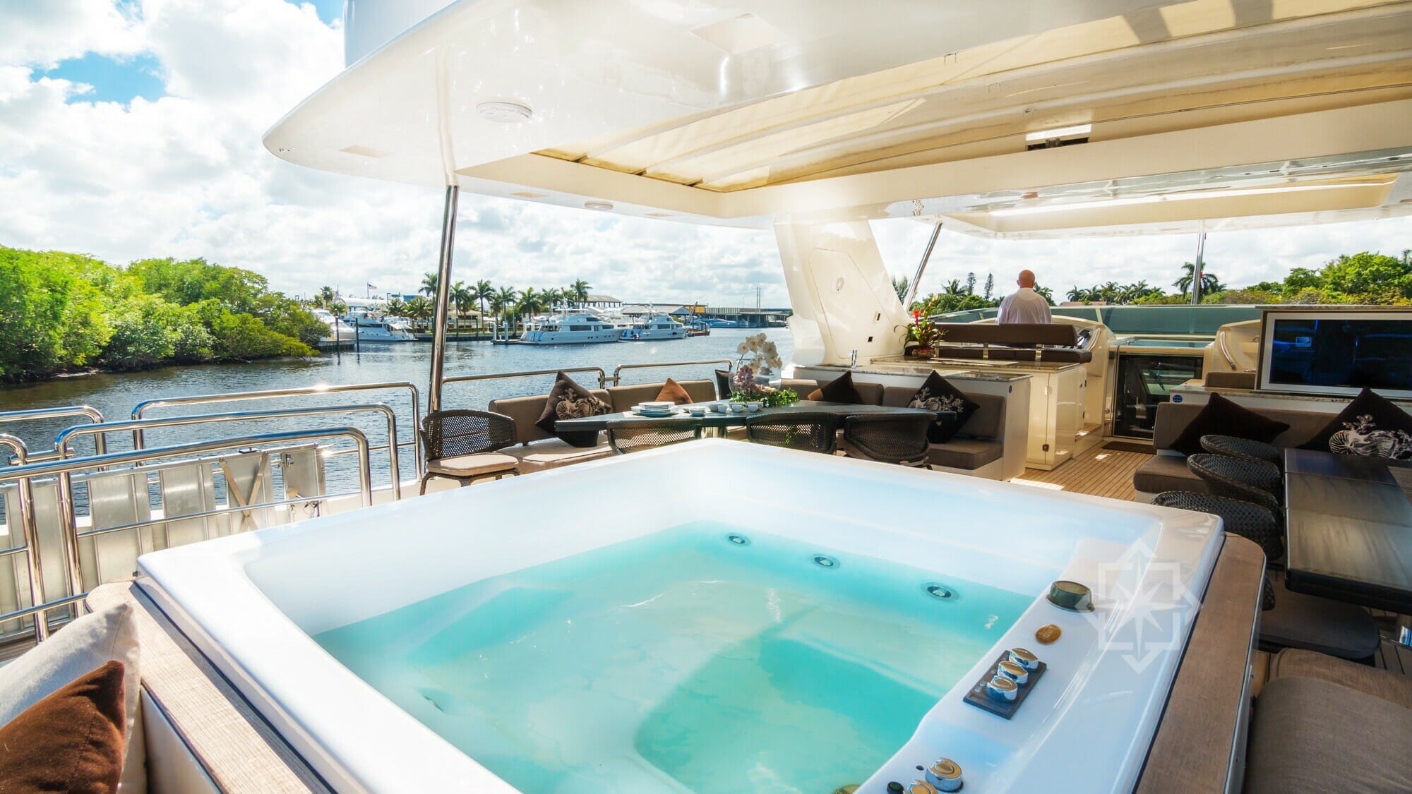 105 azimut-Jacuzzi