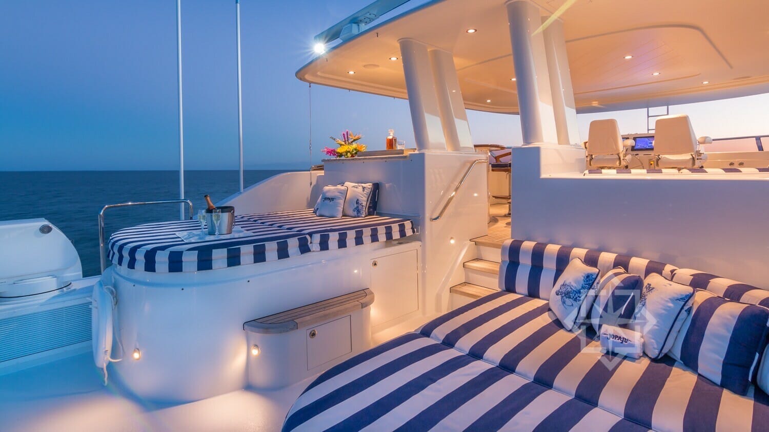 112 Westport-flybridge2