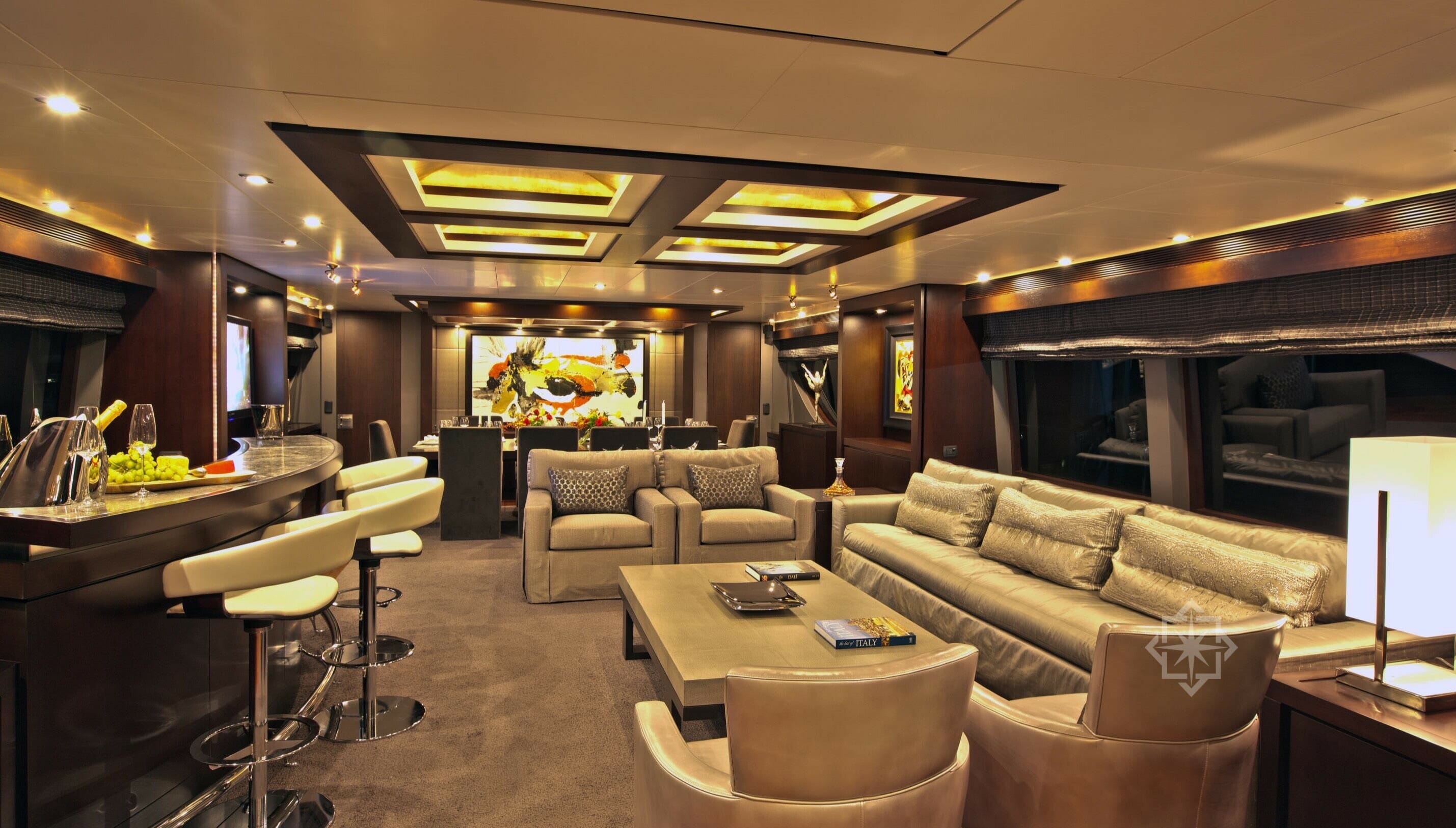 116 Azimut Main Salon
