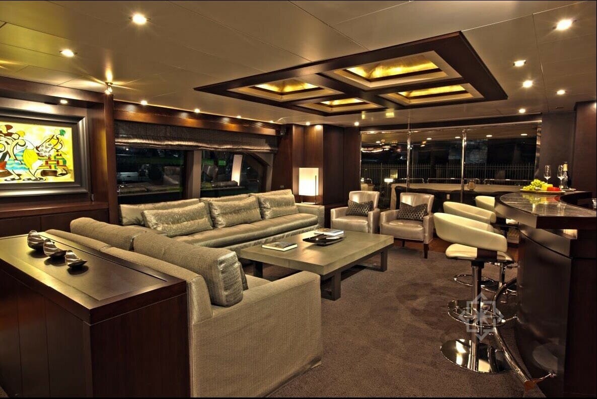 116 Azimut Salon