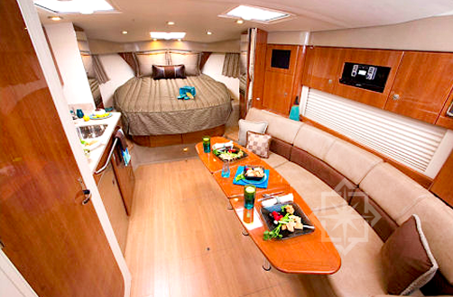 boat rental miami Starlux Yachts_ 34 Formula salon 2