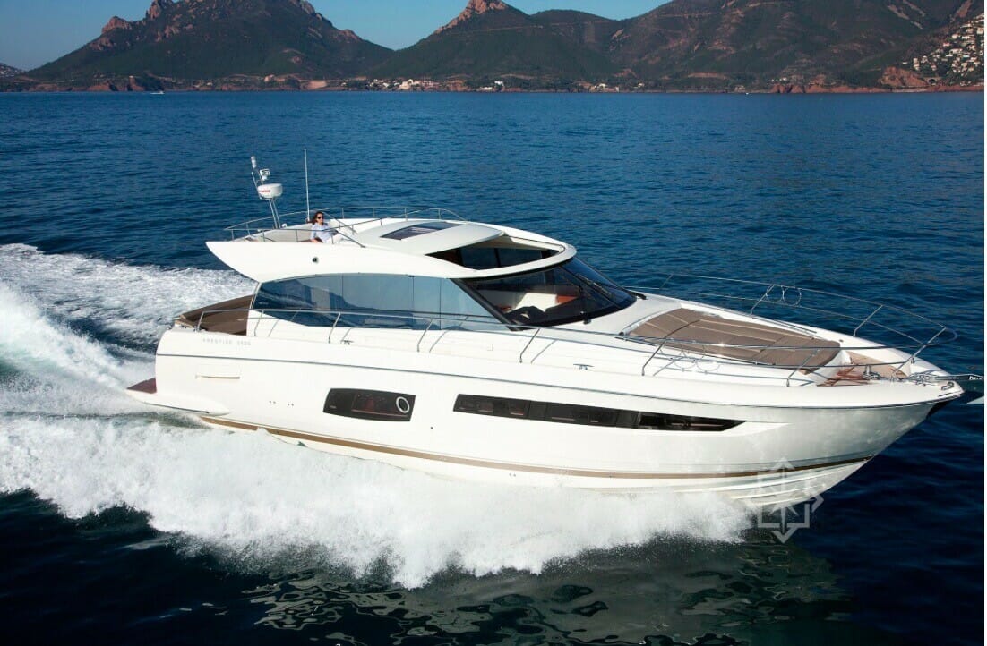 boat rental miami Starlux Yachts 55 Prestige Shower