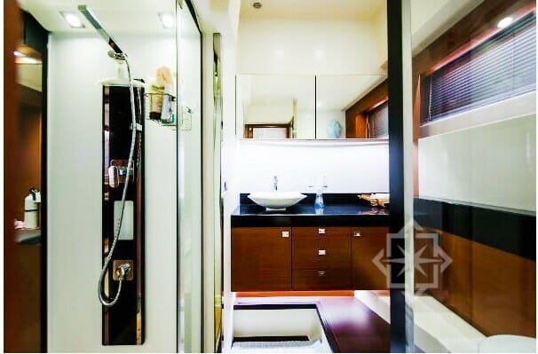 boat rental miami Starlux Yachts 55 Prestige Shower 2