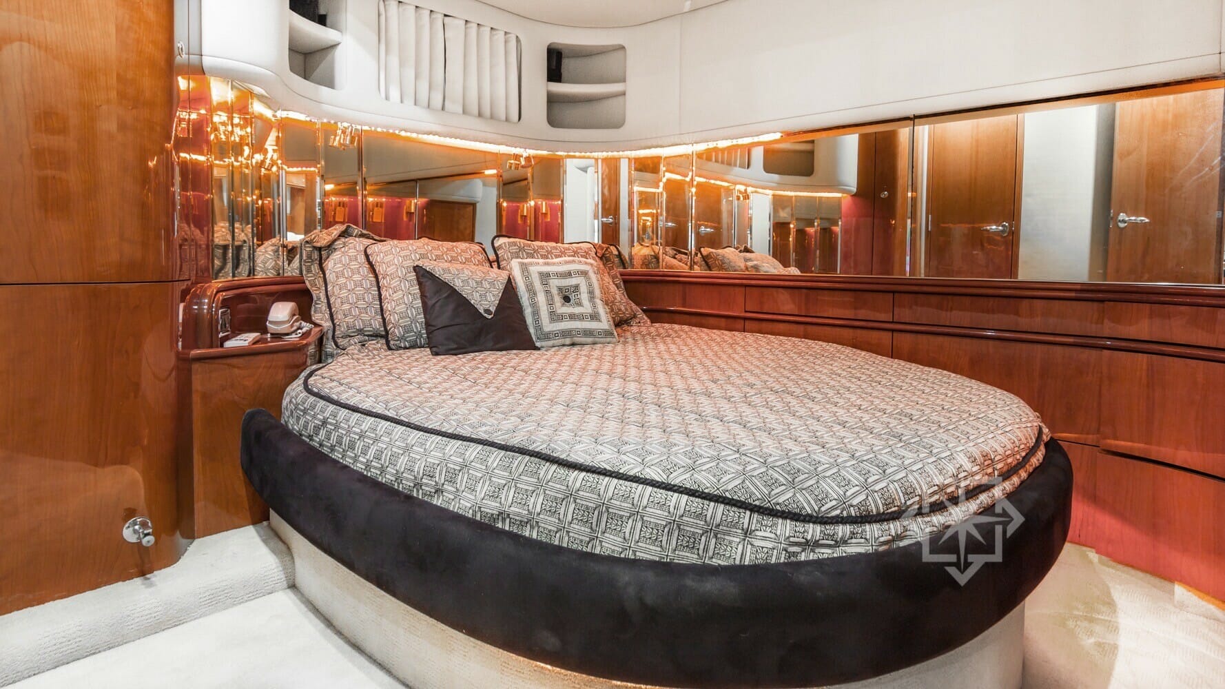 boat rental miami Starlux Yachts 55 Searay Master