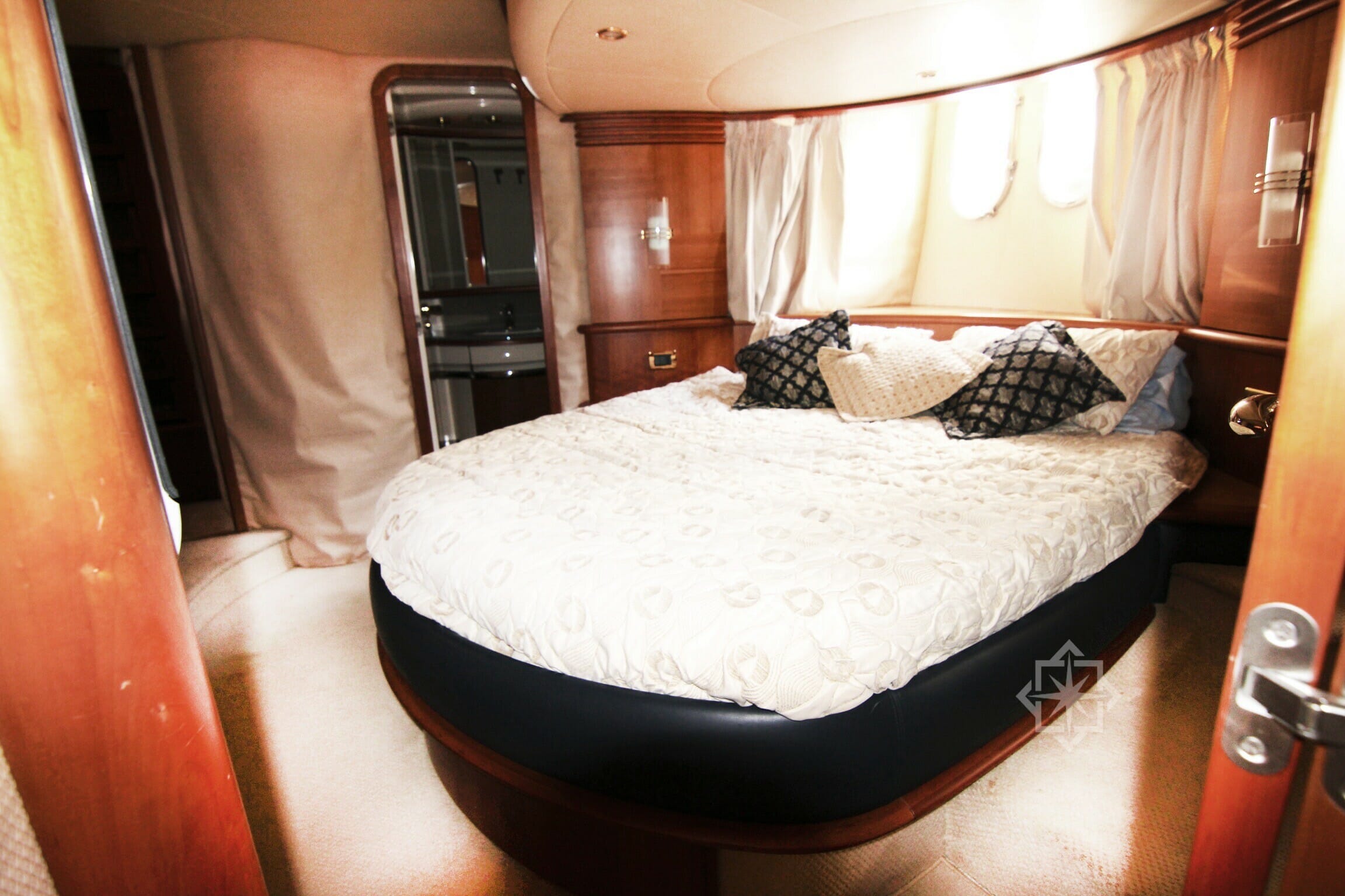 boat rental miami Starlux Yachts 62 Azimut_Stateroom