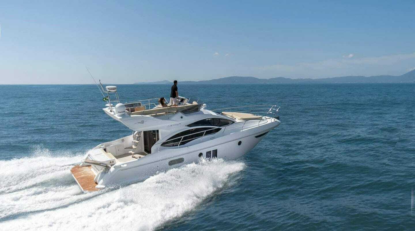 44' Azimut Fly - StarLux Yacht Rental Miami, Yacht Charters Miami